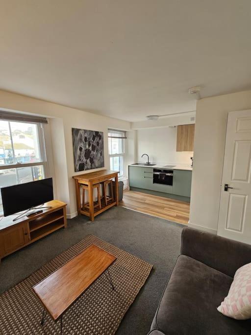 Beautiful And Bright !! Town/Harbour Apartment #1 بينزانس المظهر الخارجي الصورة